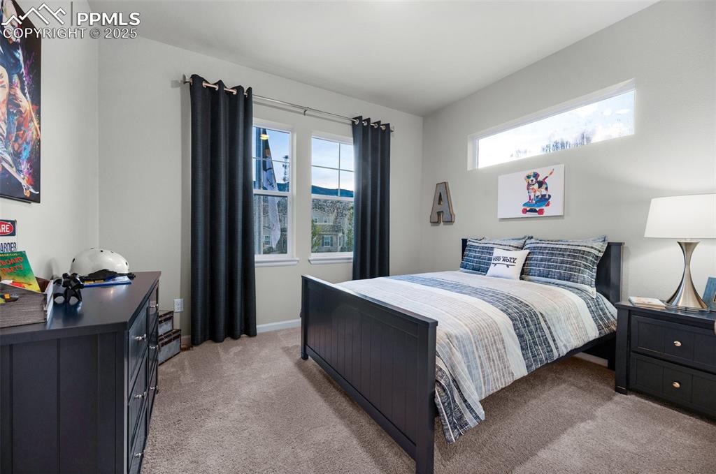 Image 37 of 42: Bedroom