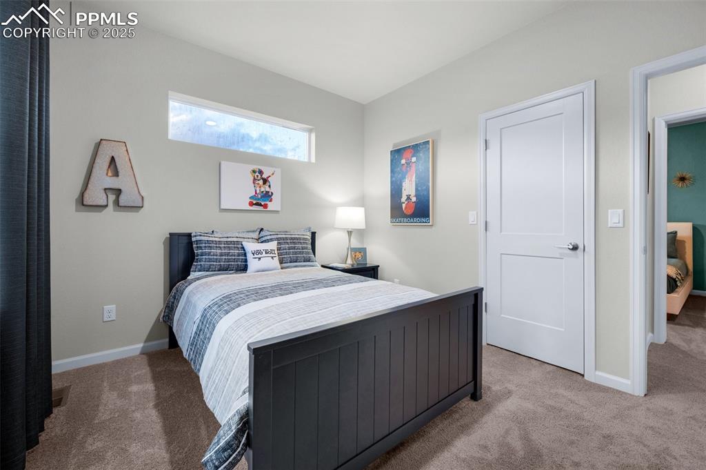 Image 39 of 42: Bedroom