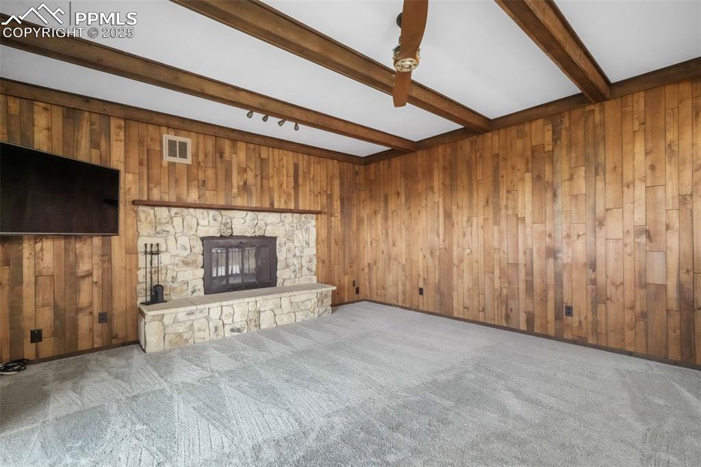 Image 18 of 50: Family Room