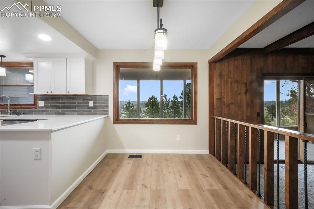 Image 8 of 50: Kitchen