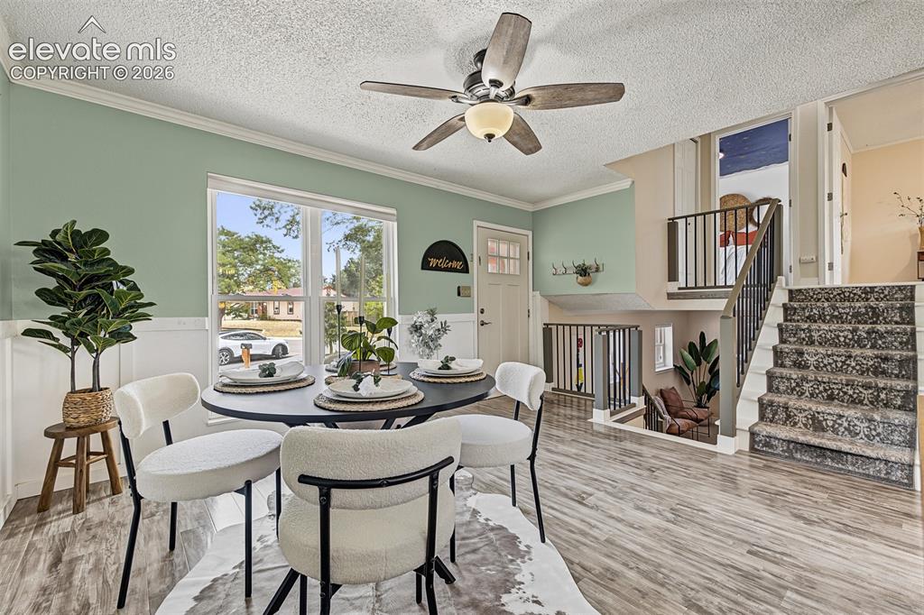 Image 12 of 41: Dining Area