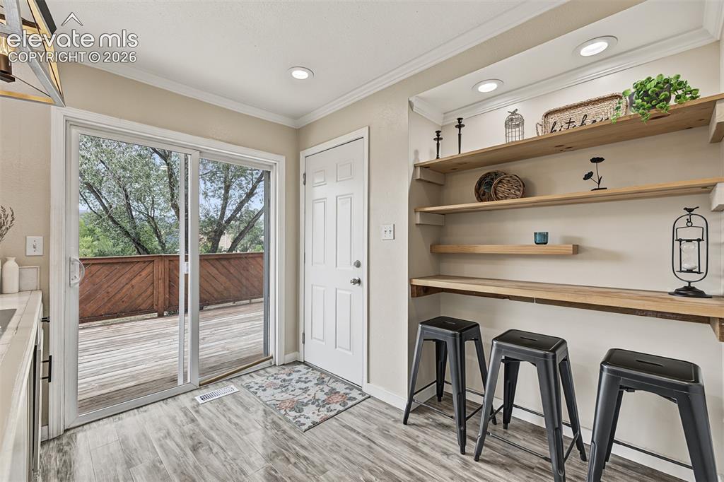 Image 19 of 41: Entry