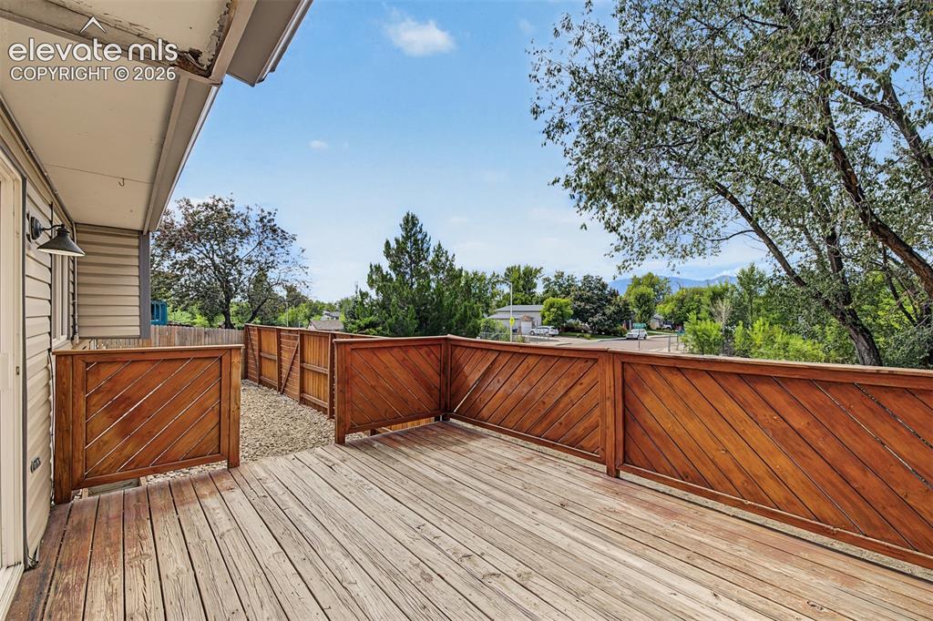 Image 41 of 41: Deck