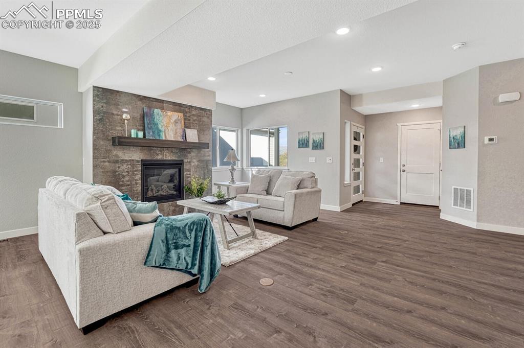 Image 8 of 50: Open concept floor plan