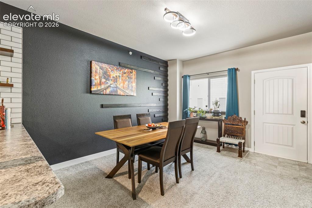 Image 7 of 27: Dining Area