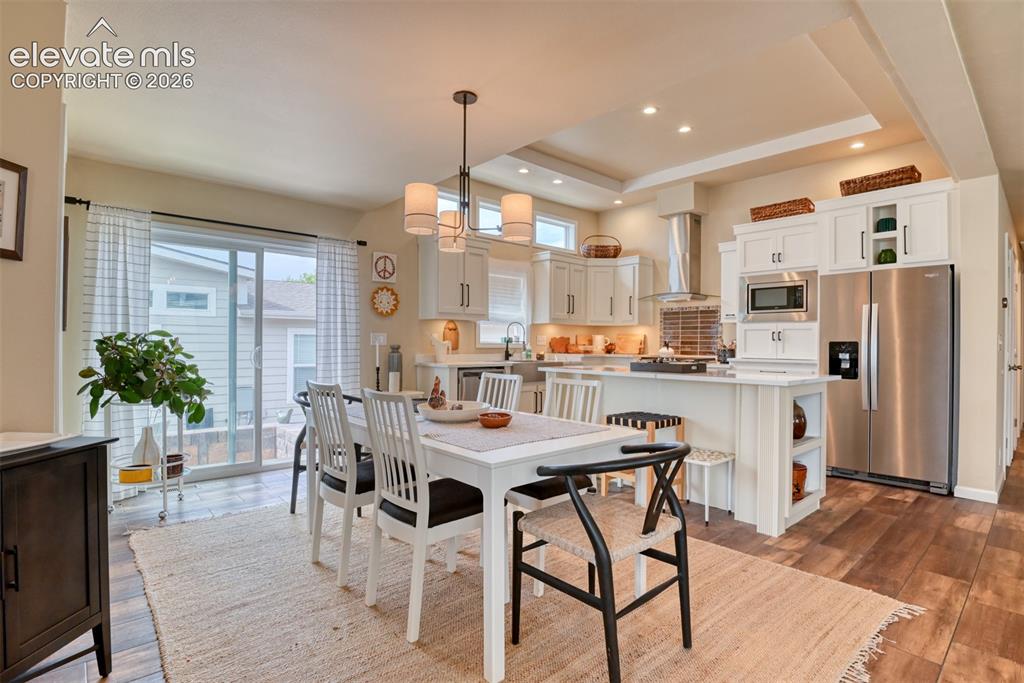 Image 10 of 43: Dining Area