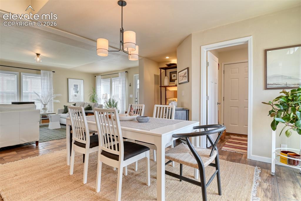 Image 11 of 43: Dining Area
