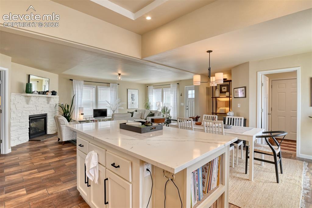 Image 17 of 43: Kitchen