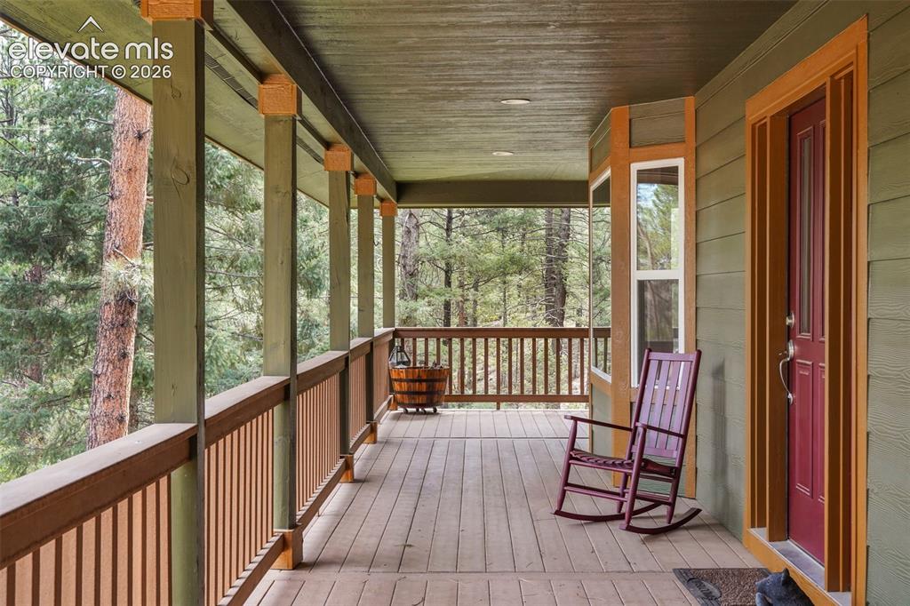 Image 4 of 24: Deck