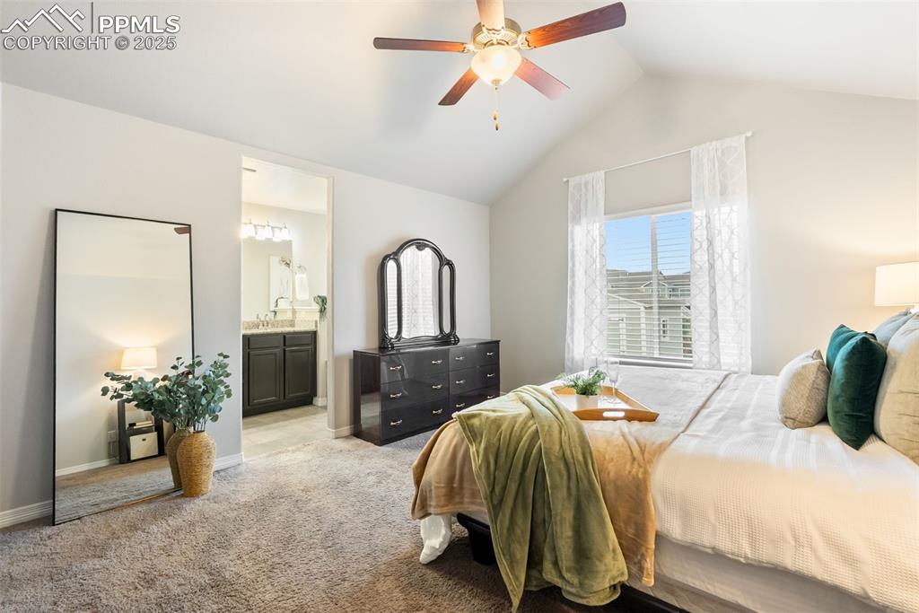 Image 10 of 43: Bedroom