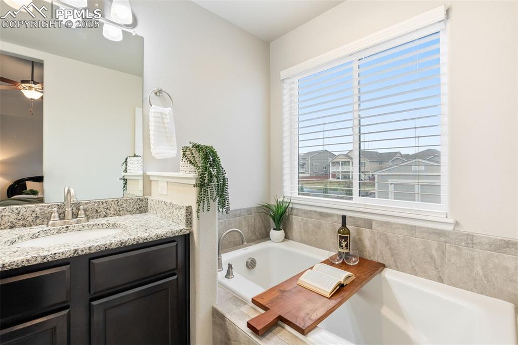 Image 14 of 43: Bathroom