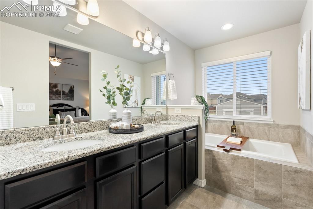 Image 15 of 43: Bathroom