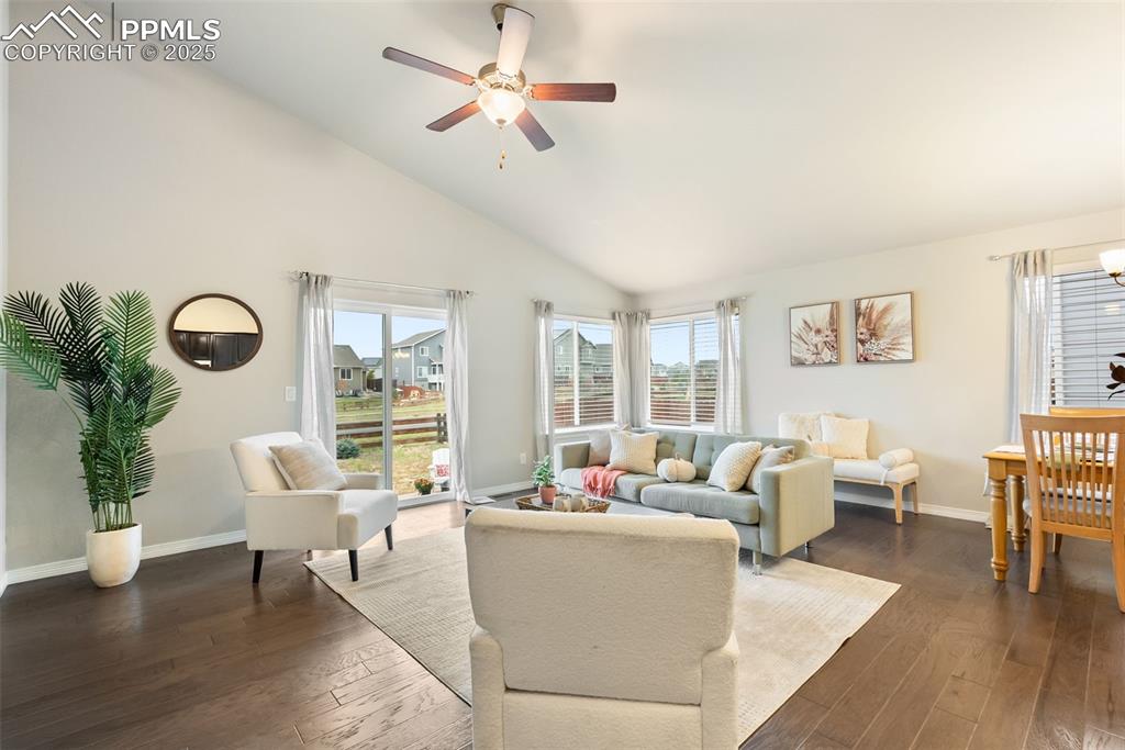 Image 18 of 43: Living Room