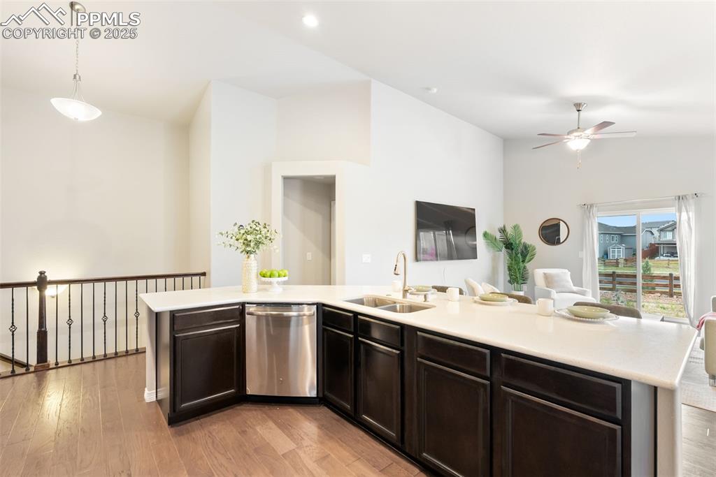 Image 4 of 43: Kitchen