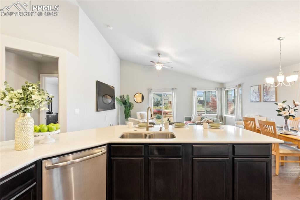 Image 5 of 43: Kitchen