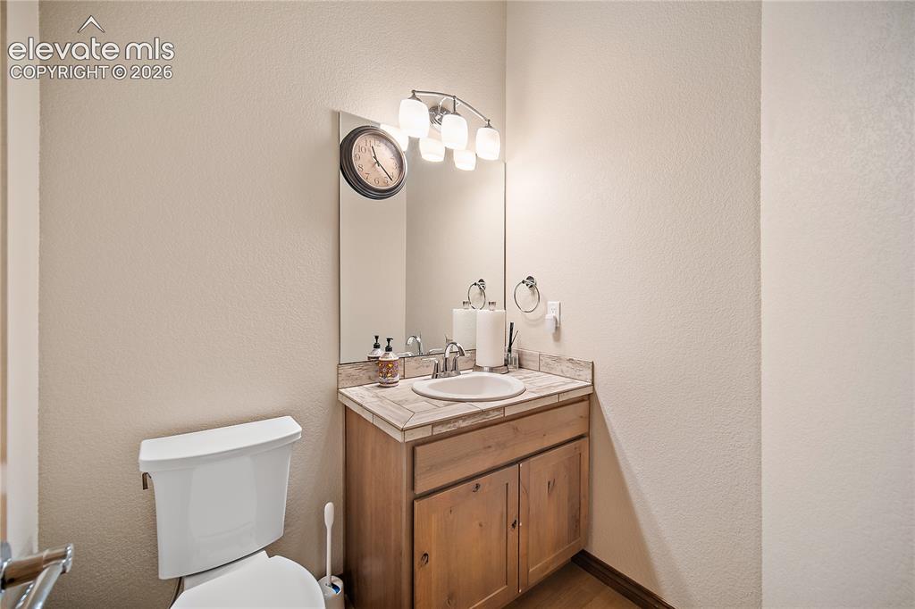 Image 19 of 44: Main level 1/2 bath. 