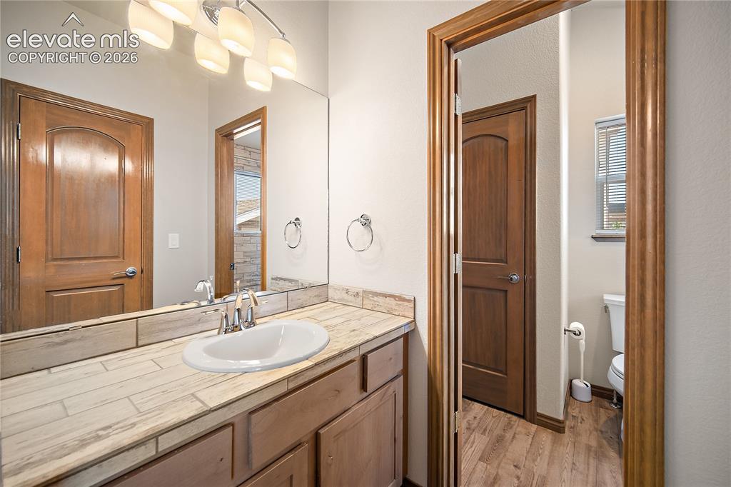 Image 22 of 44: Jack n Jill bath