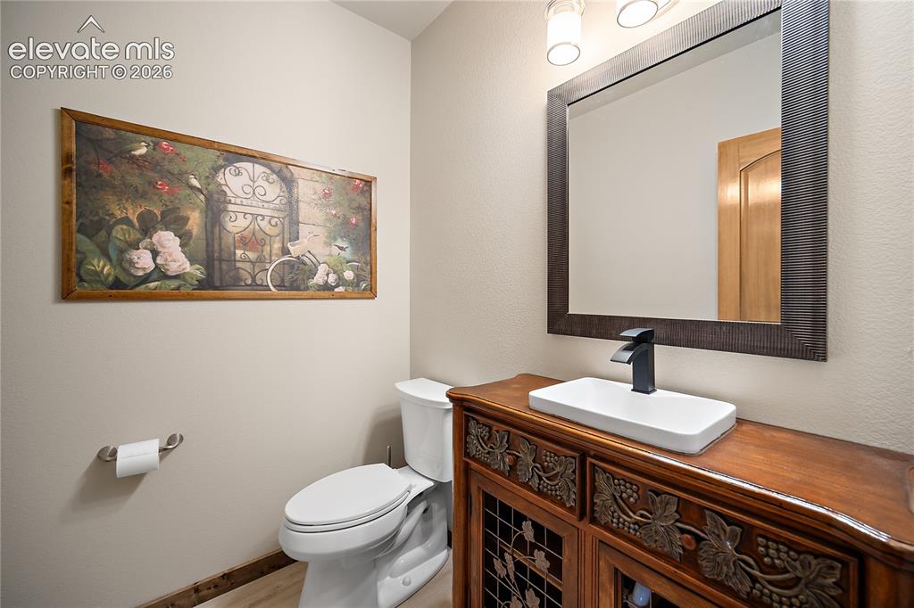 Image 26 of 44: Basement 1/2 bath