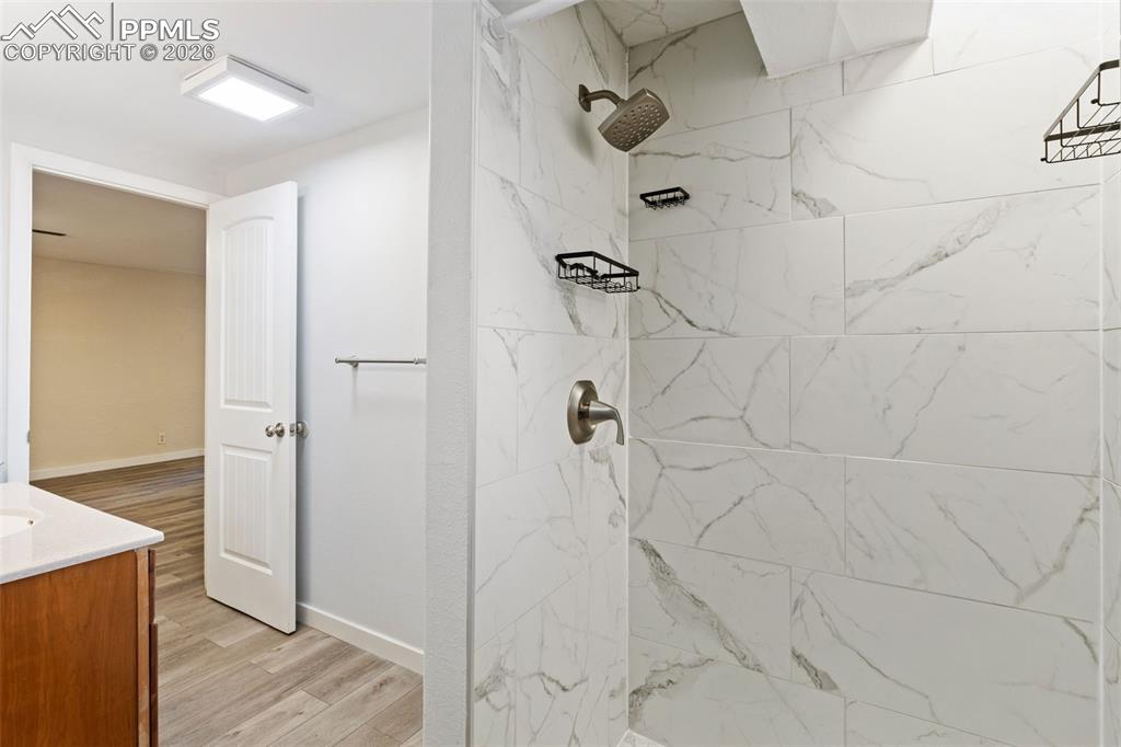 Image 41 of 48: Bathroom