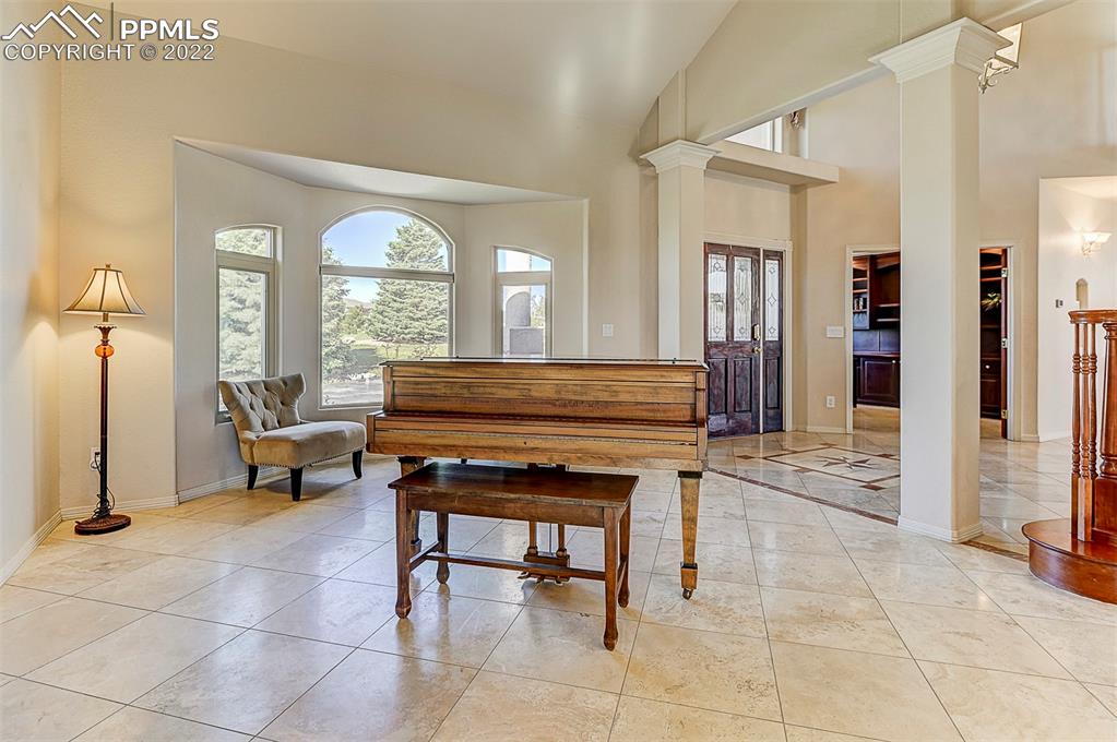 Listing 5196129, Image 3 of 39