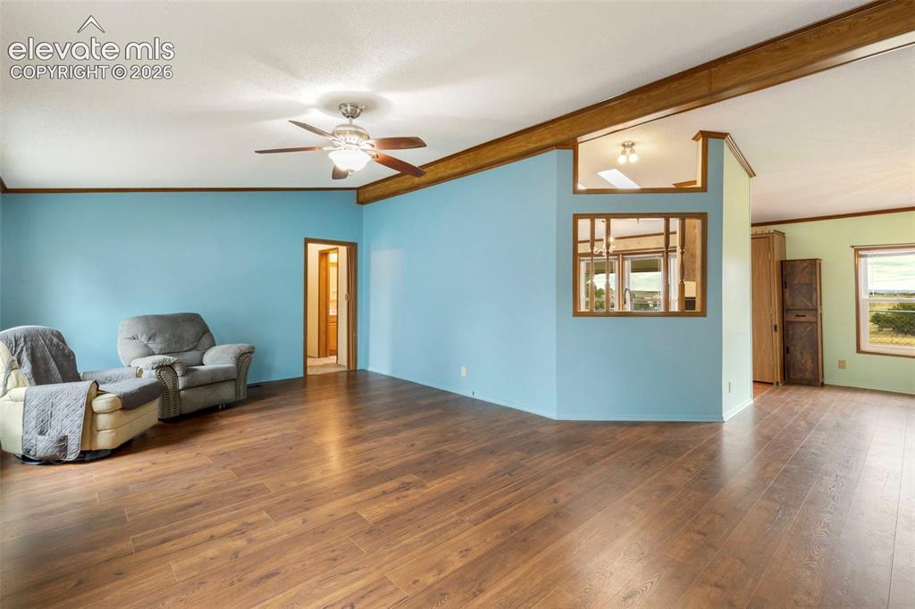 Image 3 of 38: Sitting Room