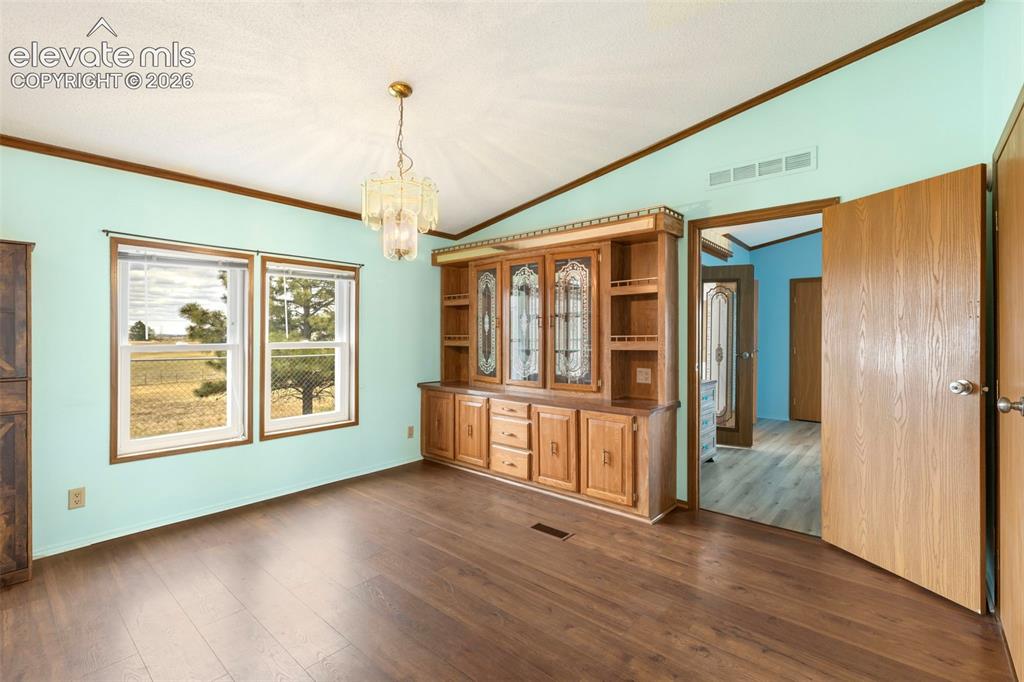 Image 6 of 38: Dining Area