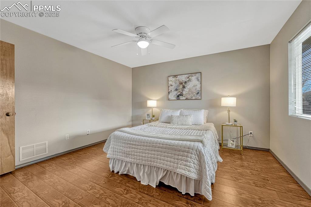 Image 23 of 47: Primary bedroom