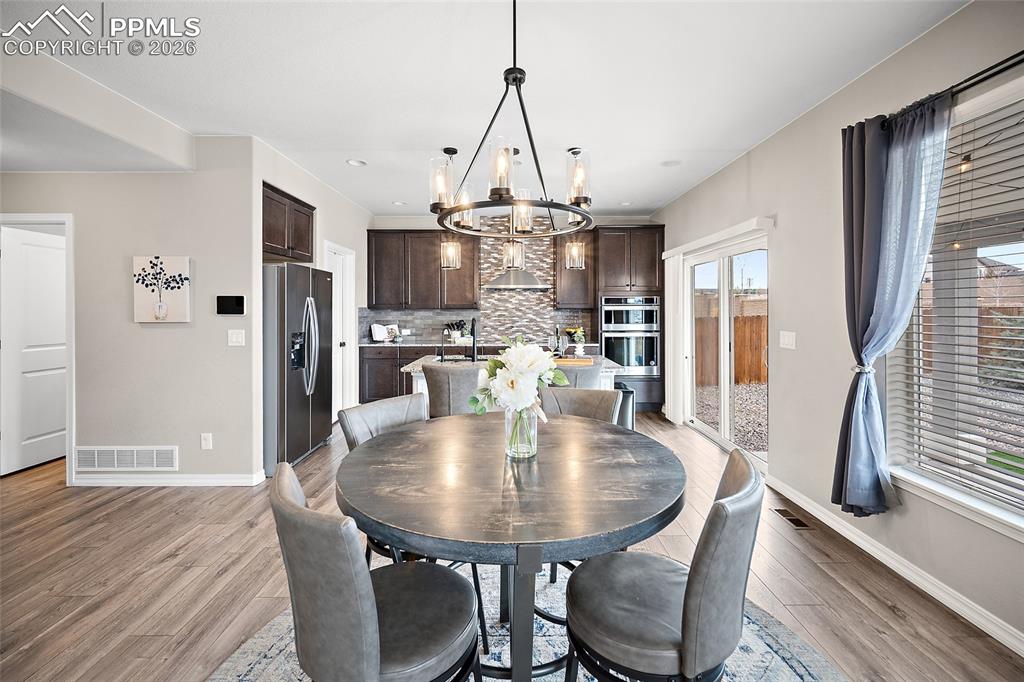 Image 11 of 49: Dining Area