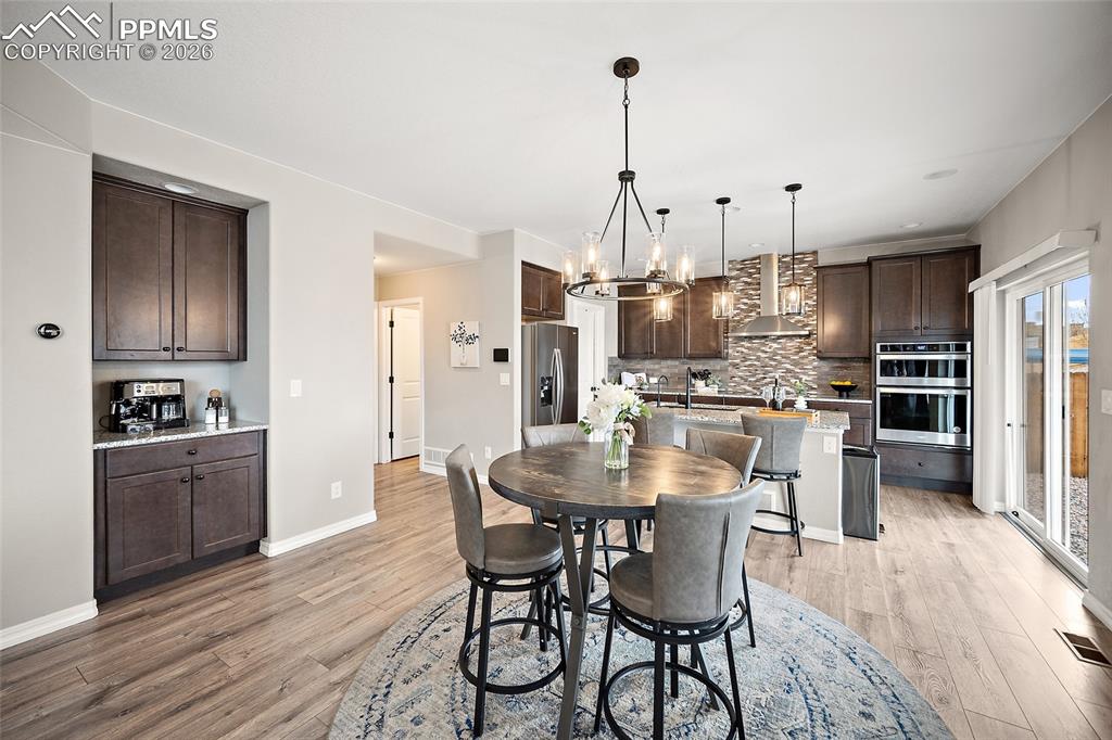 Image 12 of 49: Dining Area