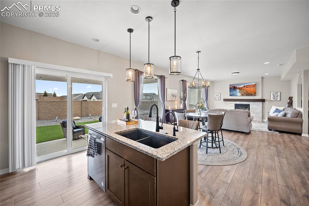 Image 17 of 49: Kitchen