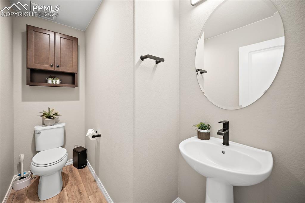 Image 19 of 49: Bathroom