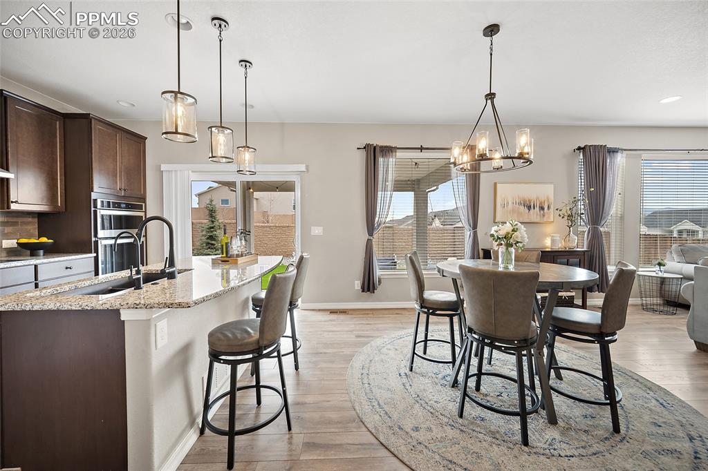 Image 20 of 49: Kitchen