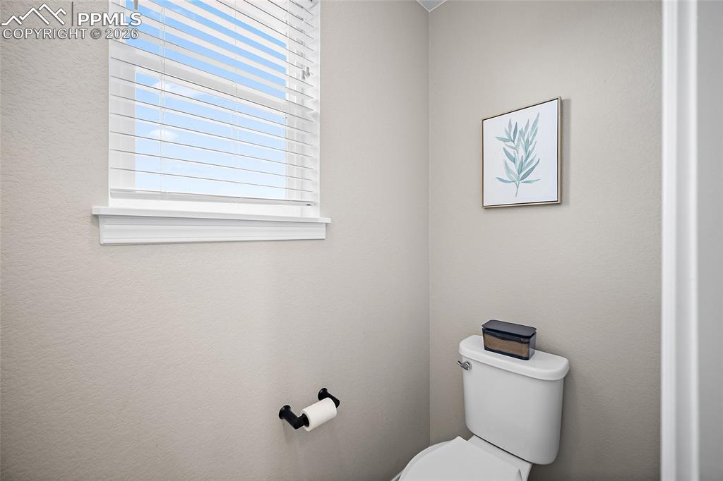 Image 29 of 49: Bathroom