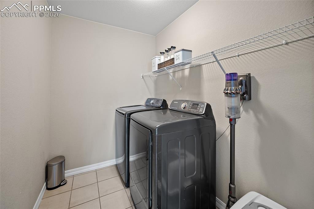 Image 32 of 49: Laundry