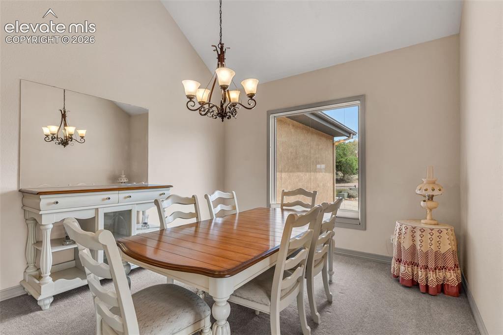 Image 6 of 50: Dining Area