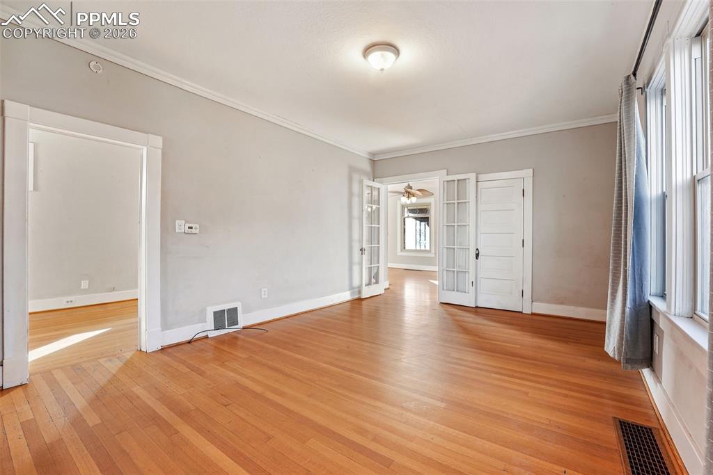 Image 12 of 49: Dining Area