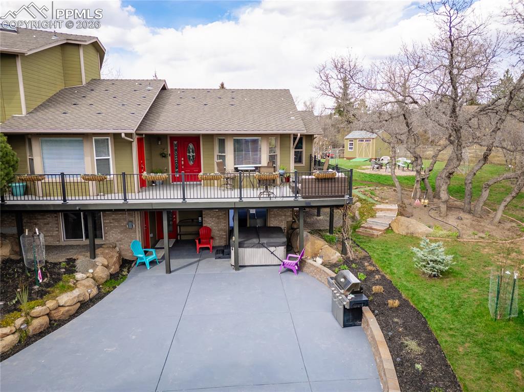 Image 19 of 50: Back of Structure