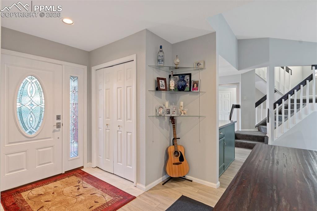 Image 7 of 50: Entry