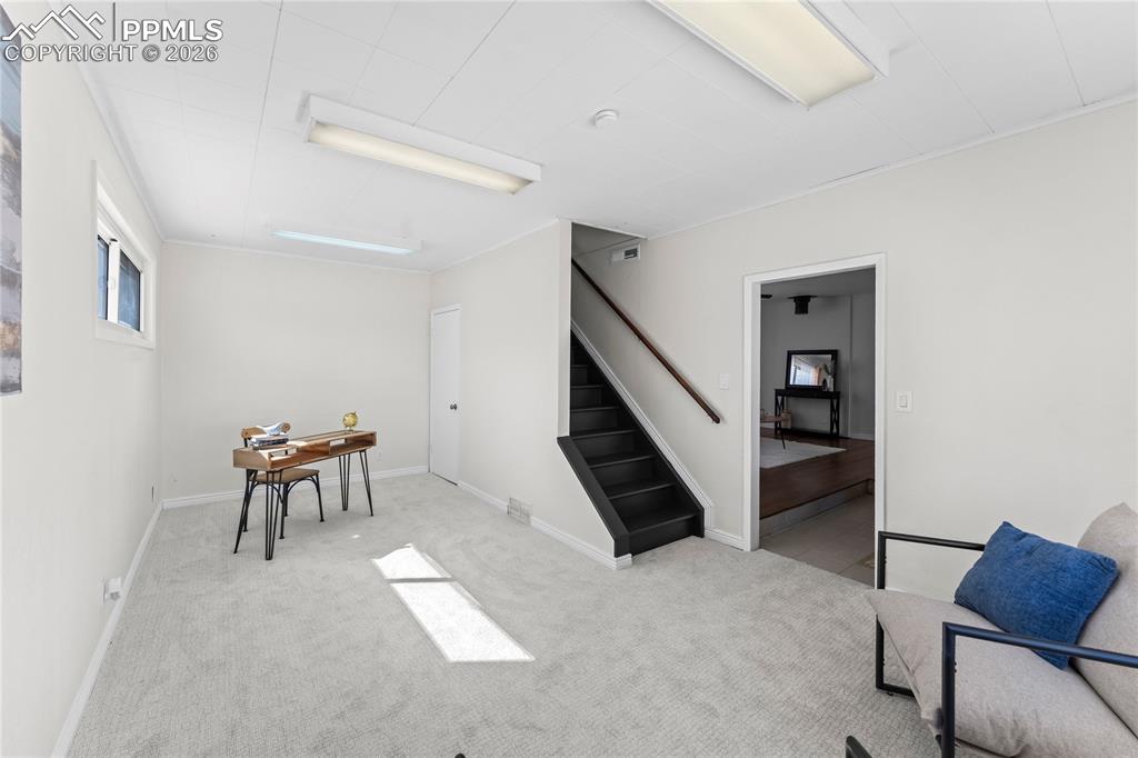 Image 26 of 36: Sitting Room