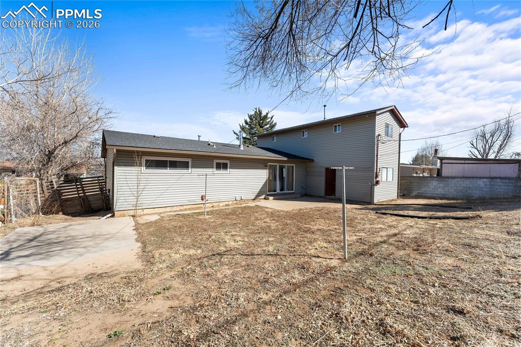 Image 34 of 36: Back of Structure