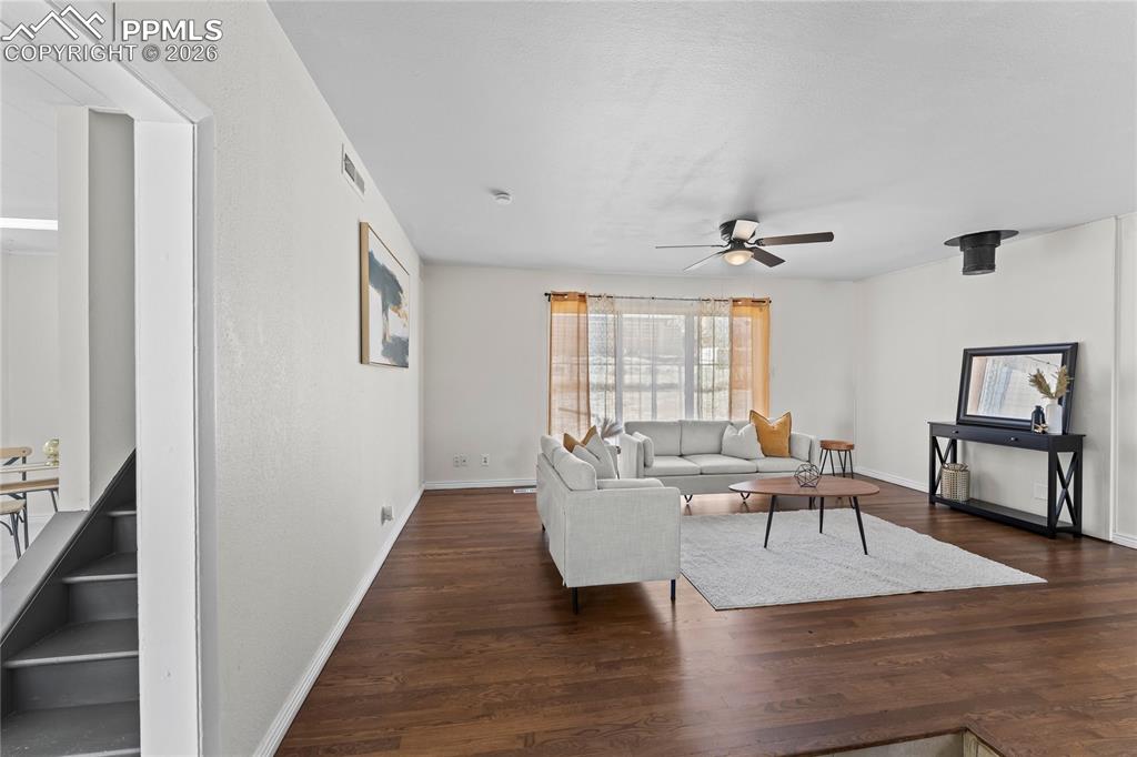 Image 5 of 36: Living Room