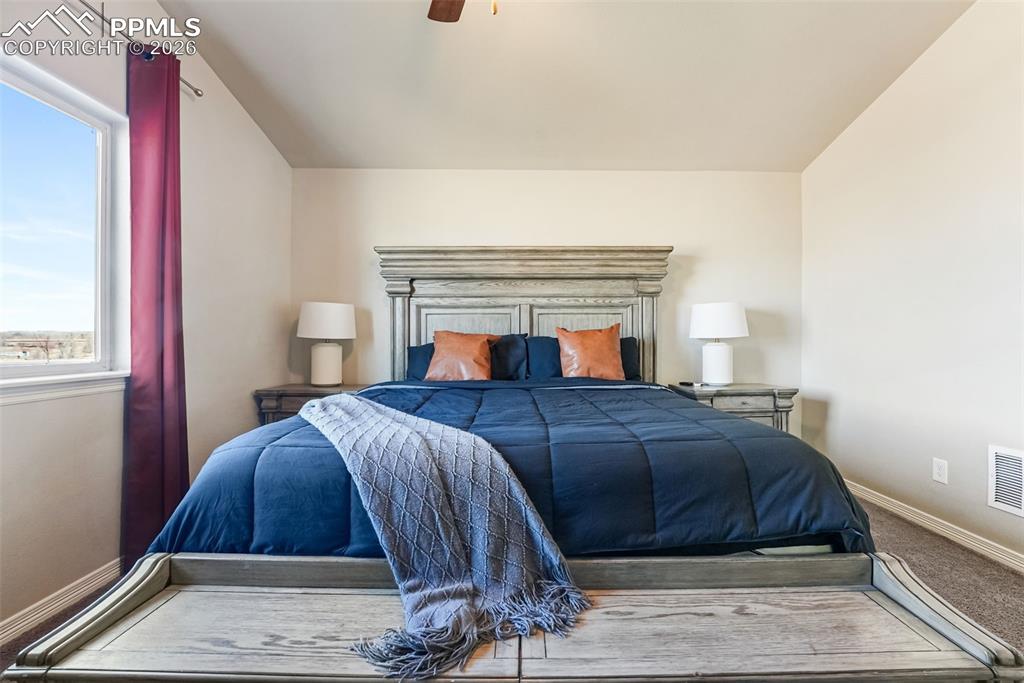 Image 14 of 35: Bedroom