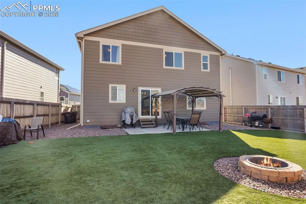 Image 30 of 35: Back of Structure