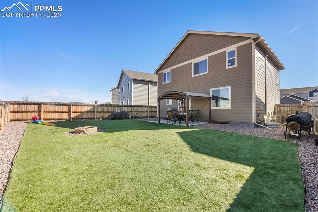 Image 32 of 35: Back of Structure