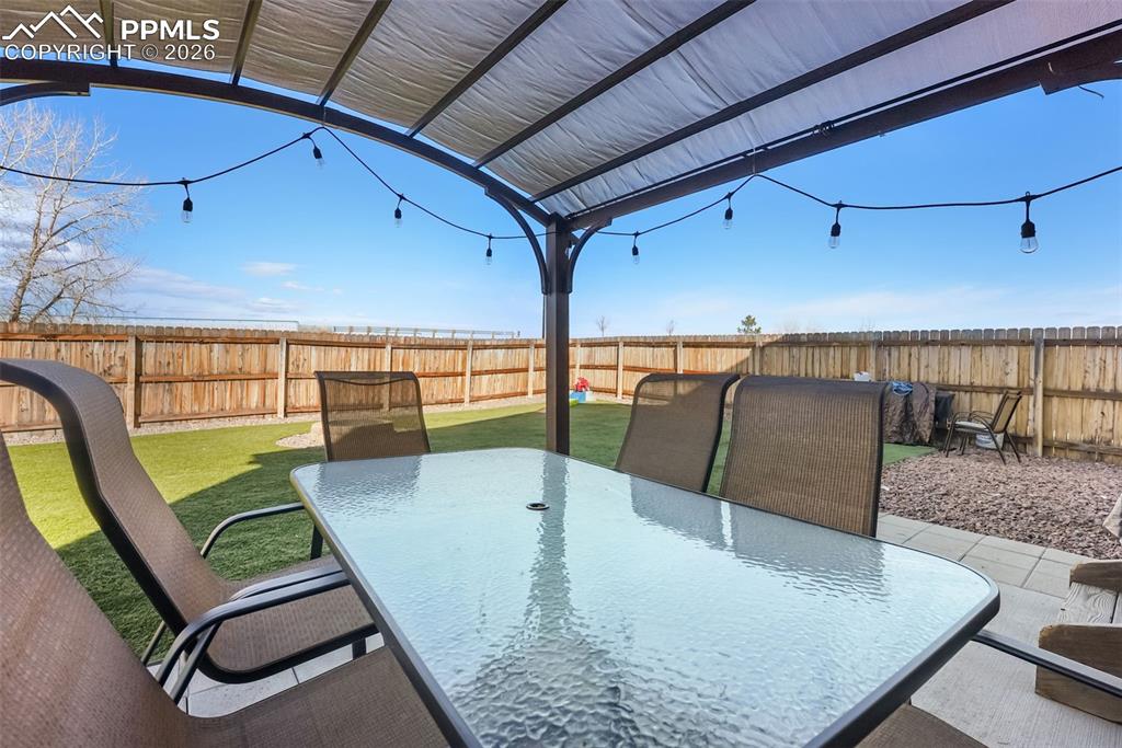 Image 33 of 35: Patio