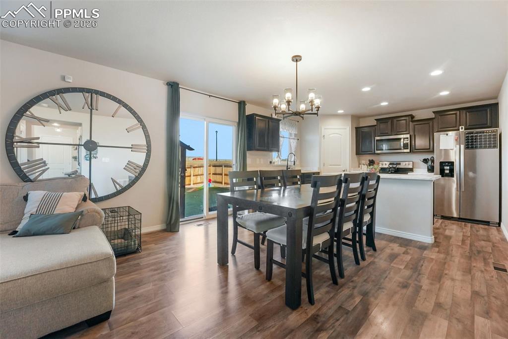 Image 4 of 35: Dining Area