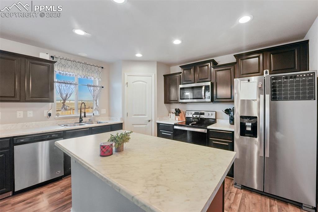 Image 5 of 35: Kitchen