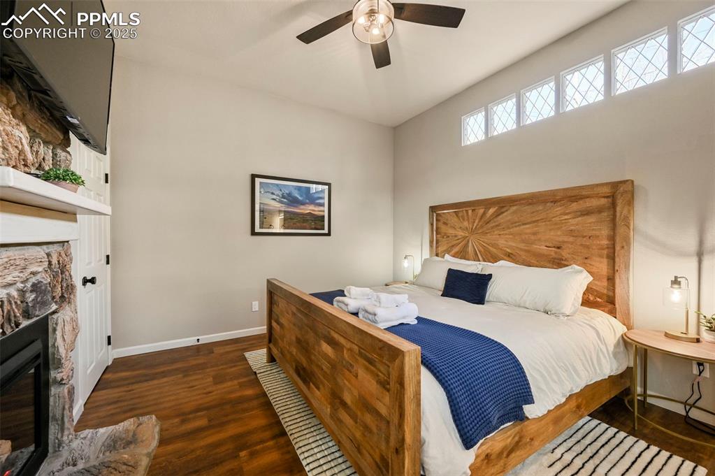 Image 11 of 45: Bedroom