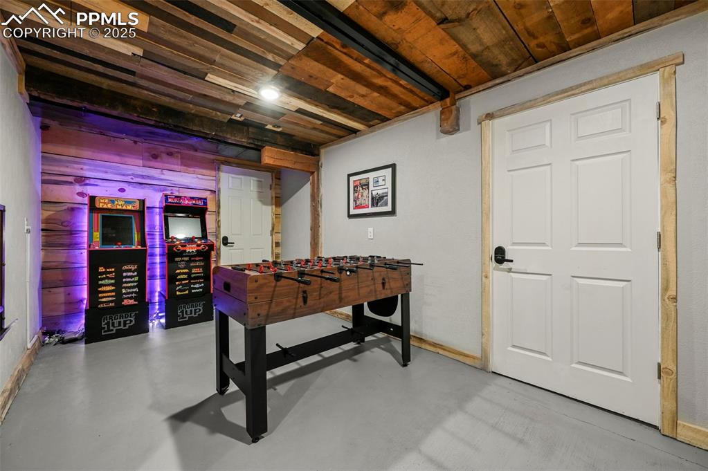 Image 42 of 45: Game Room