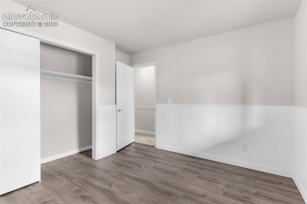 Image 16 of 27: Bedroom